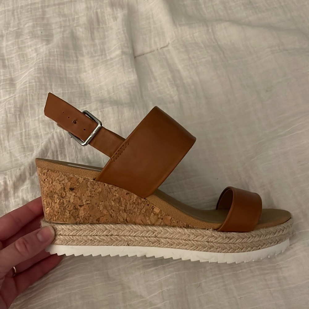 DV By Dolce Vita Ebra Wedge